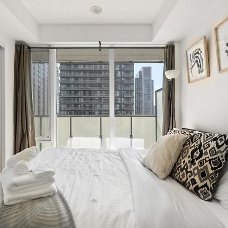 Trendy 1Bedroom Downtown Toronto Condo Exterior photo