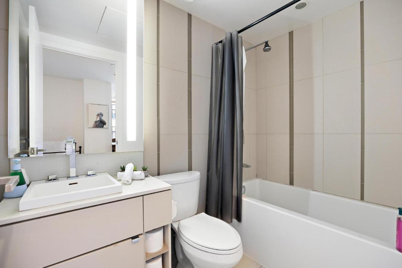 Trendy 1Bedroom Downtown Toronto Condo Exterior photo